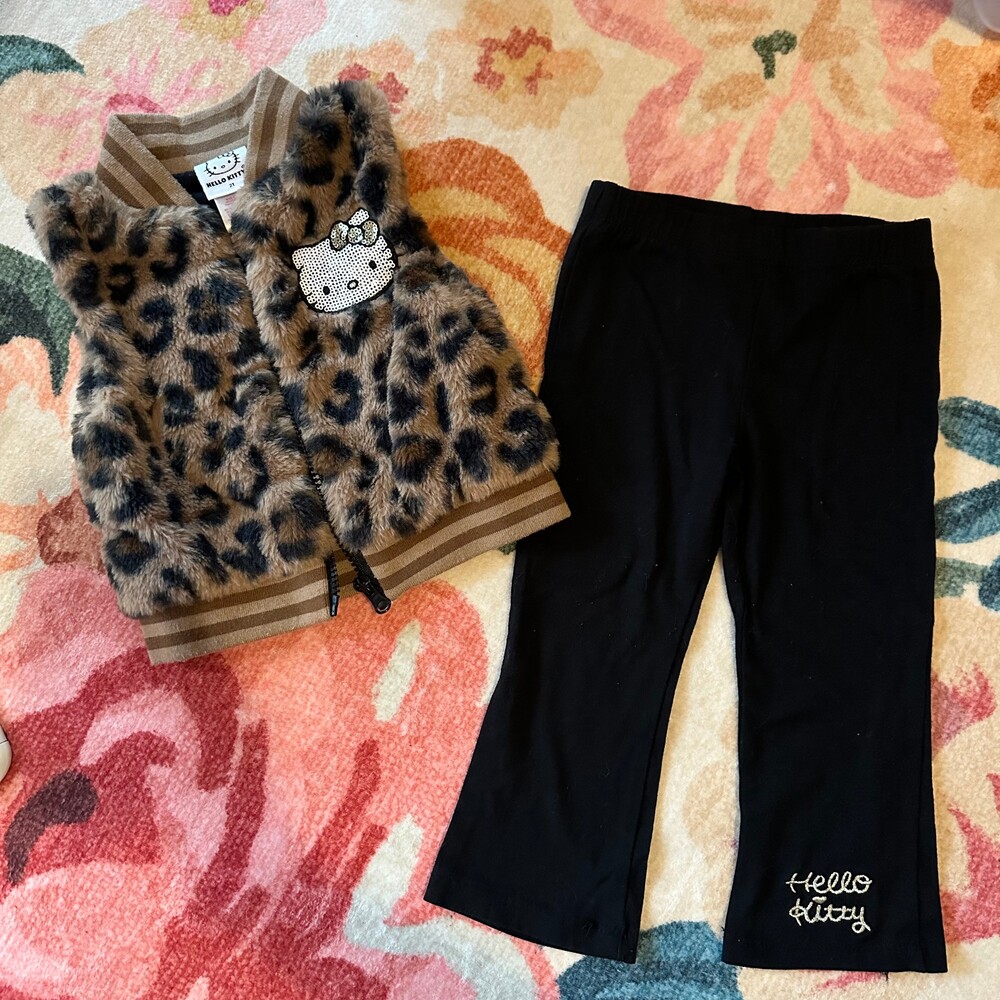 Hello Kitty 2T Leopard Print Faux Fur Jacket & Black Leggings Set